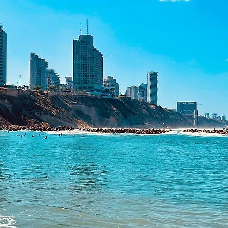 C Tower Apartments Нетания Екстериор снимка