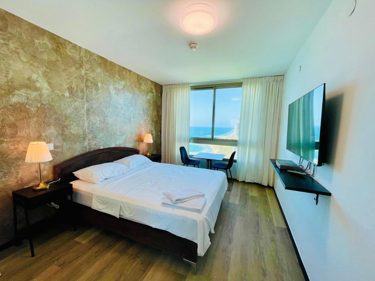 C Tower Apartments Нетания Екстериор снимка
