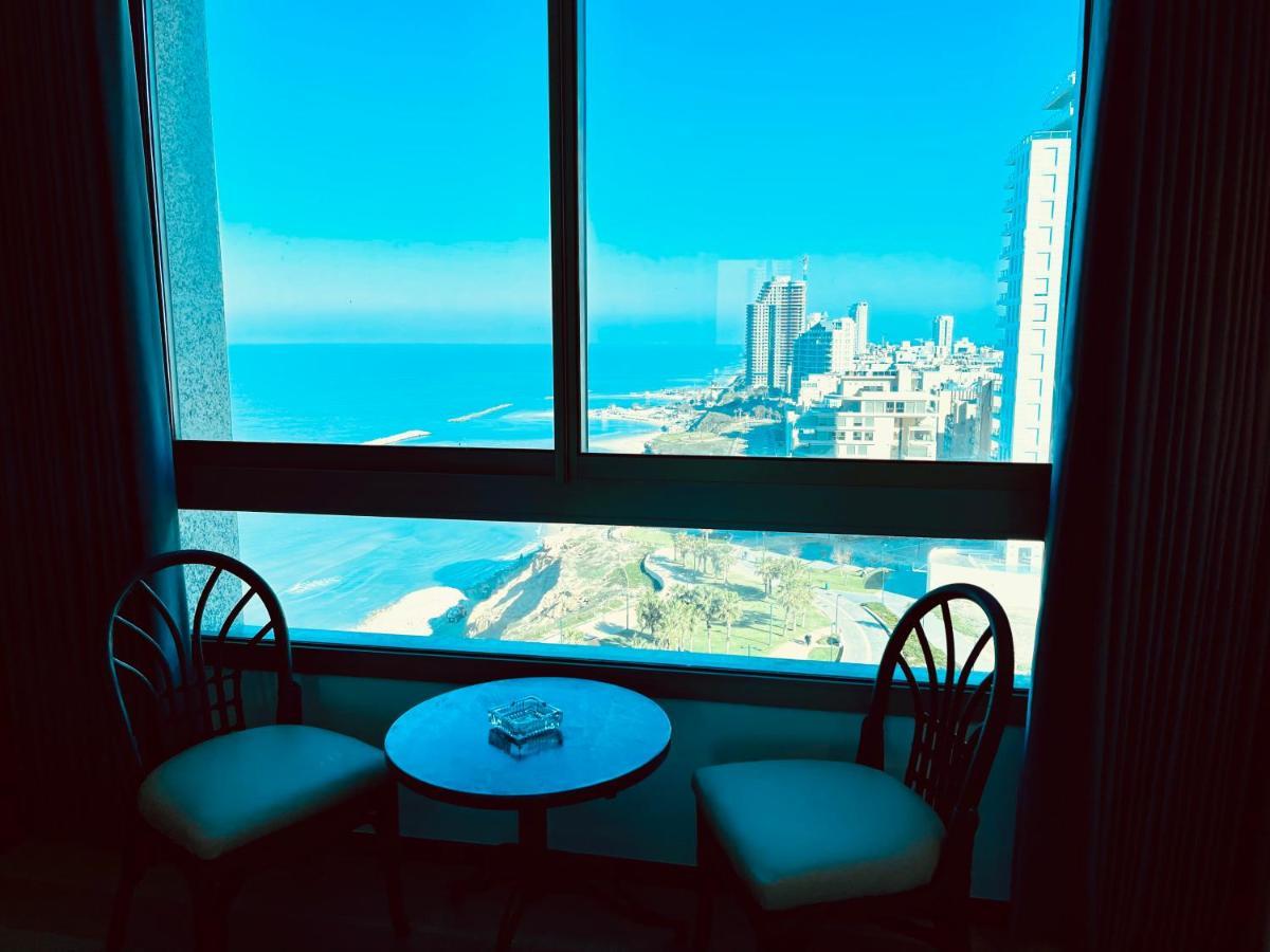 C Tower Apartments Нетания Екстериор снимка