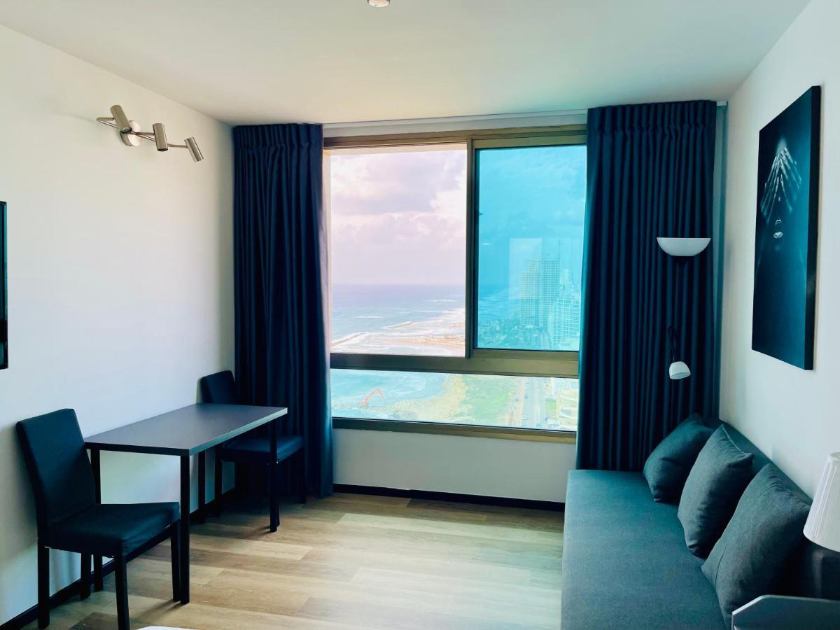C Tower Apartments Нетания Екстериор снимка