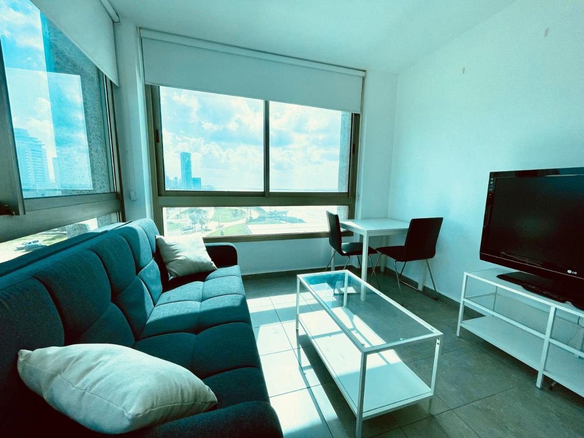 C Tower Apartments Нетания Екстериор снимка
