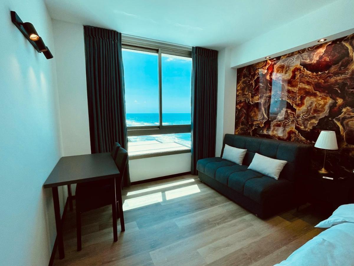 C Tower Apartments Нетания Екстериор снимка