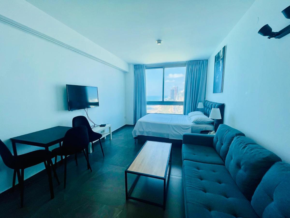 C Tower Apartments Нетания Екстериор снимка