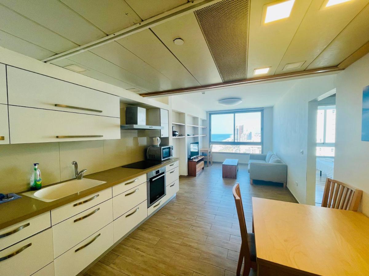 C Tower Apartments Нетания Екстериор снимка