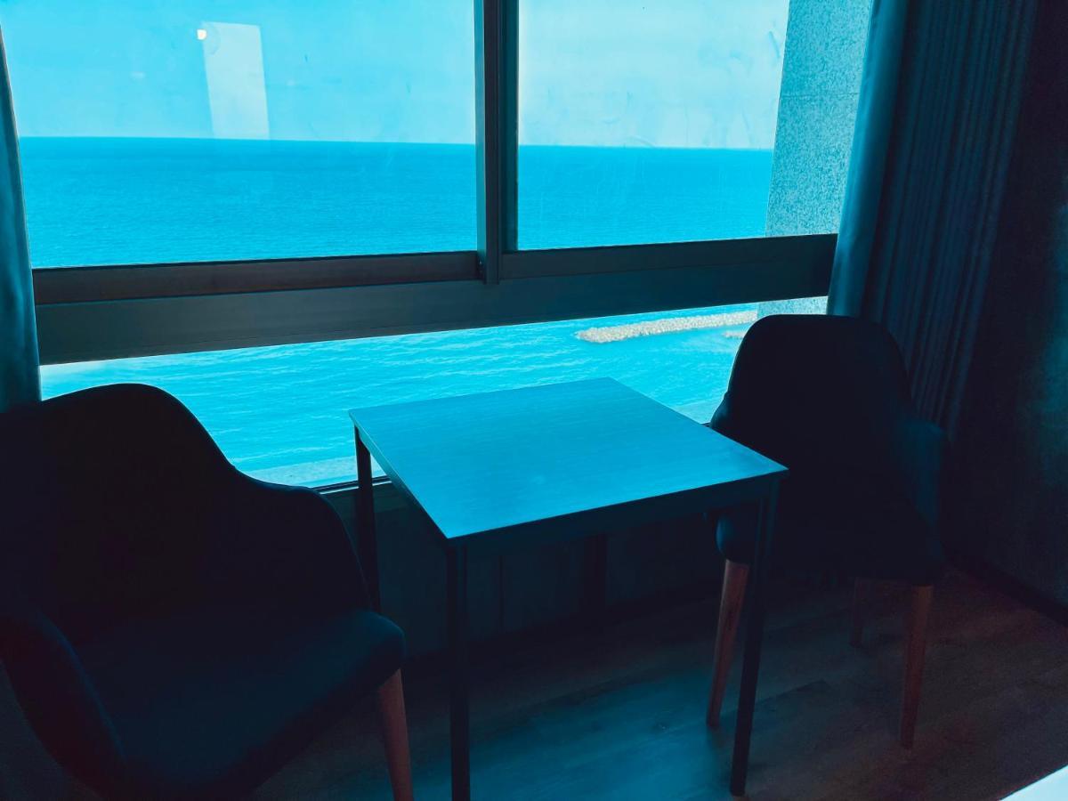 C Tower Apartments Нетания Екстериор снимка