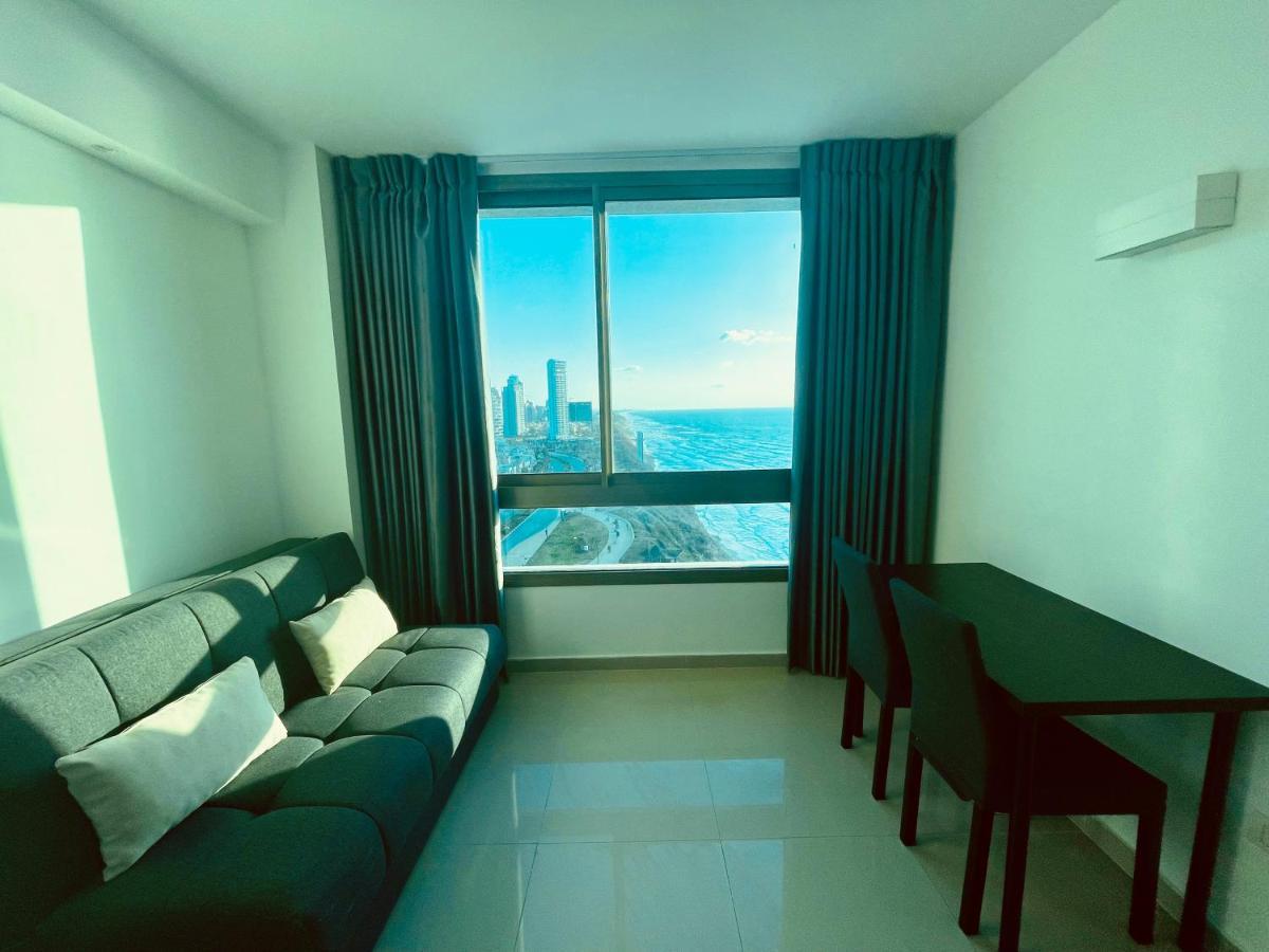 C Tower Apartments Нетания Екстериор снимка