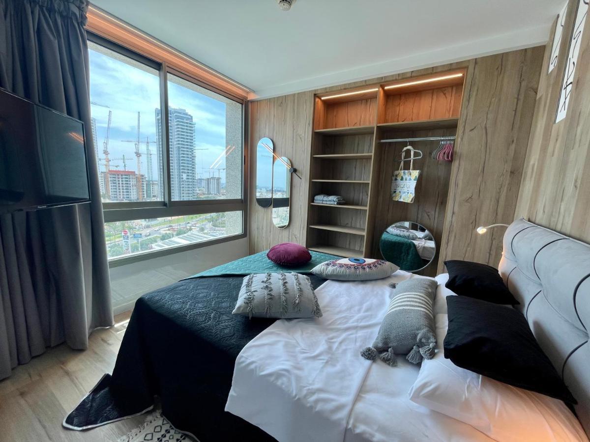 C Tower Apartments Нетания Екстериор снимка