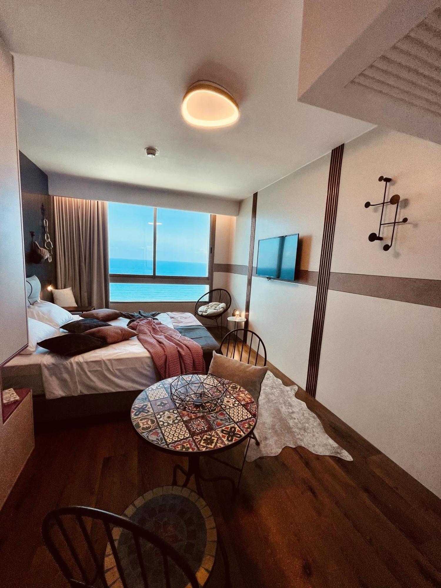 C Tower Apartments Нетания Екстериор снимка