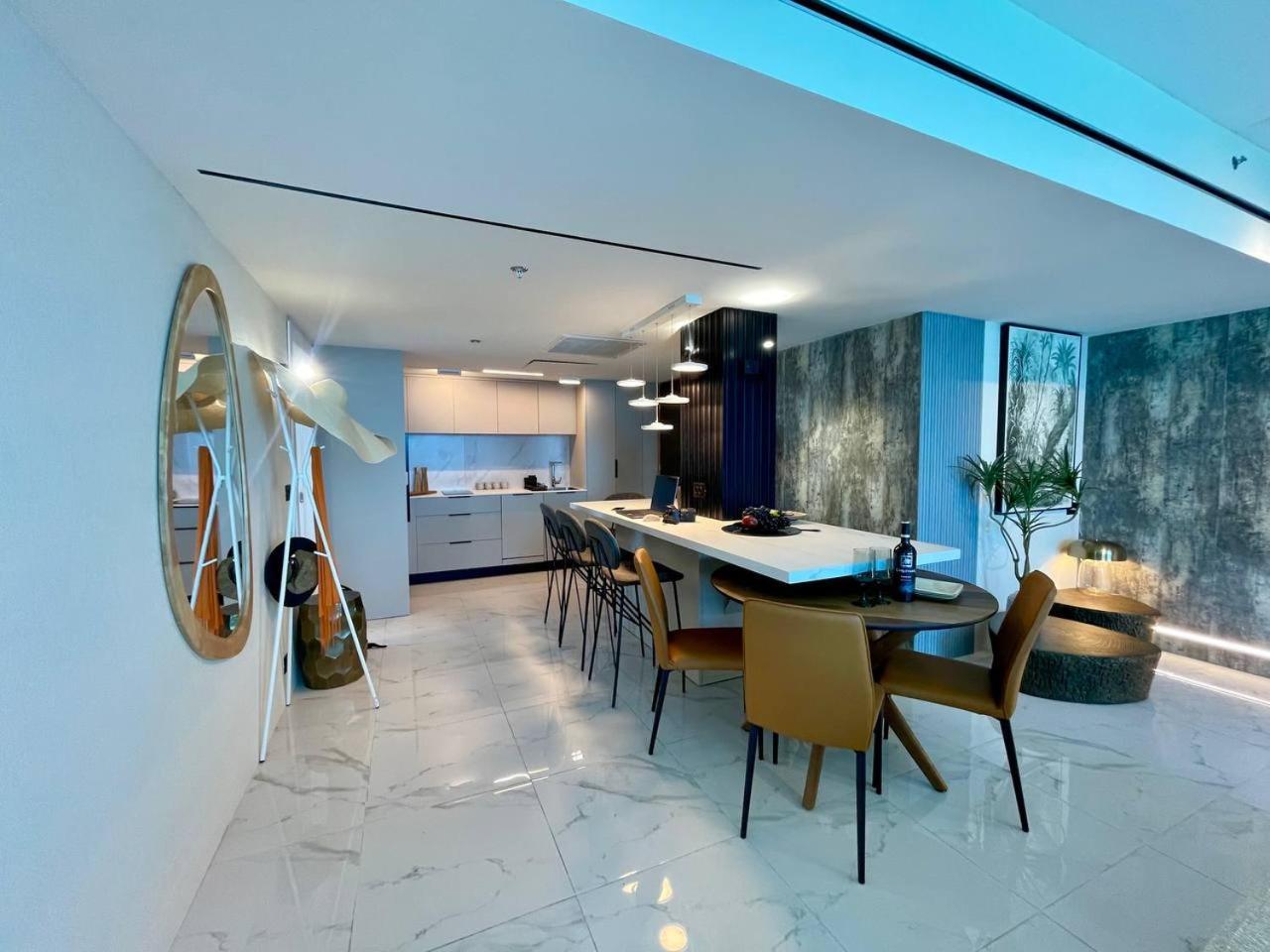 C Tower Apartments Нетания Екстериор снимка