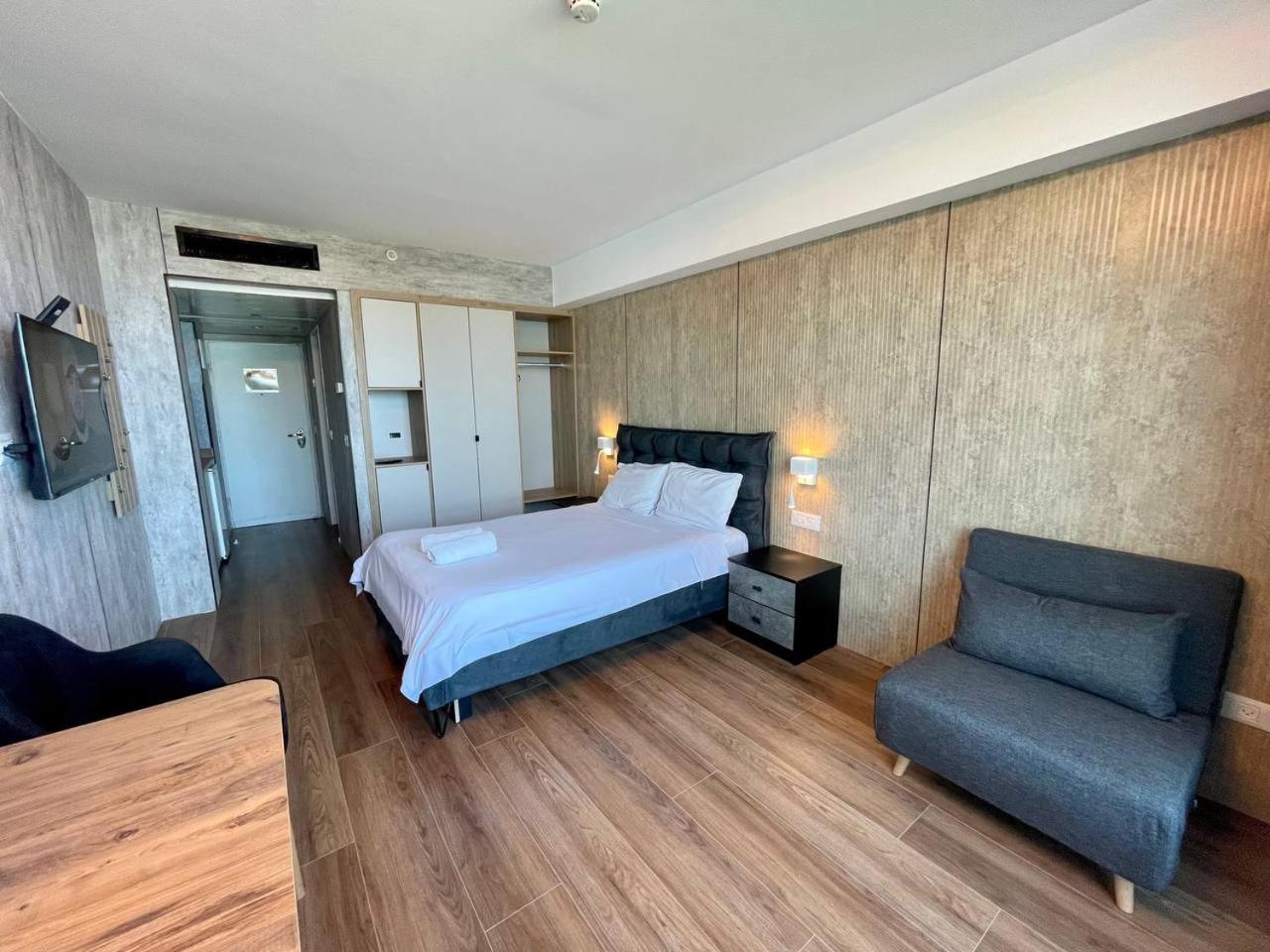 C Tower Apartments Нетания Екстериор снимка
